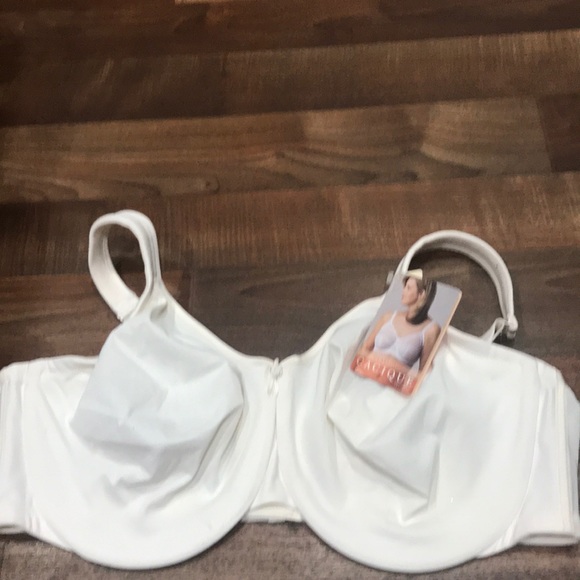 Cacique Other - NWT Cacique 46DD Ivory underwire Full Coverage Bra